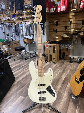 Squier Affinity Jazz Bass by Fender